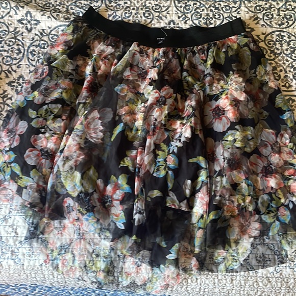 Torrid skirts, tanks, dresses. - Picture 7 of 13